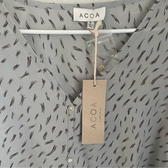 ACOA Collection Women's Grey Print Long Sleeve Blouse NWT Size Small - Picture 2 of 8